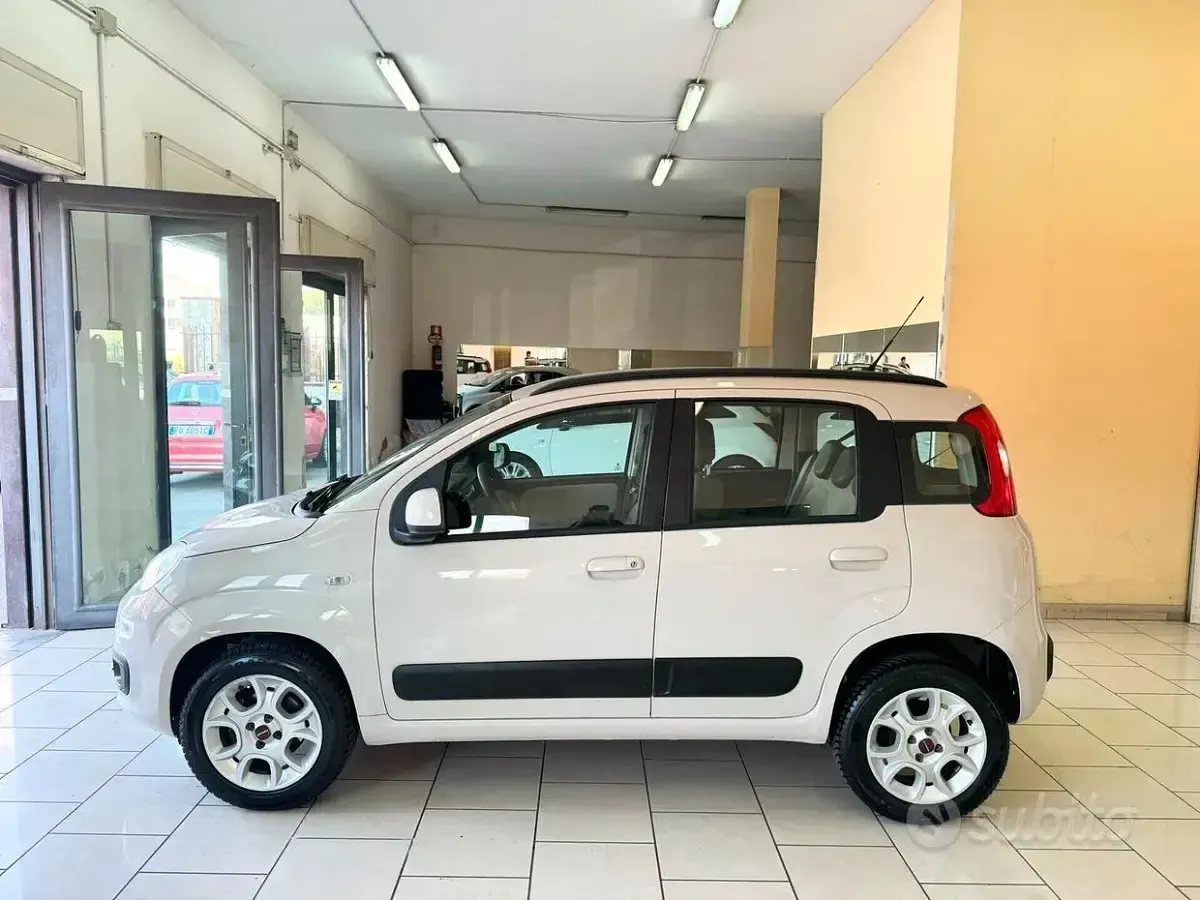 Usata Fiat Panda Lounge 80 CV (58 kW) 2013 Beige Utilitaria