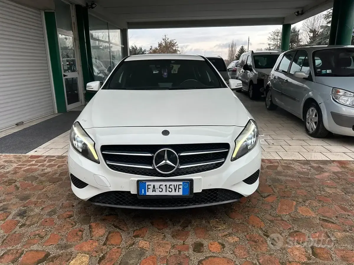 Usata Mercedes A180 109 CV (80 kW) 2015 Bianco Berlina