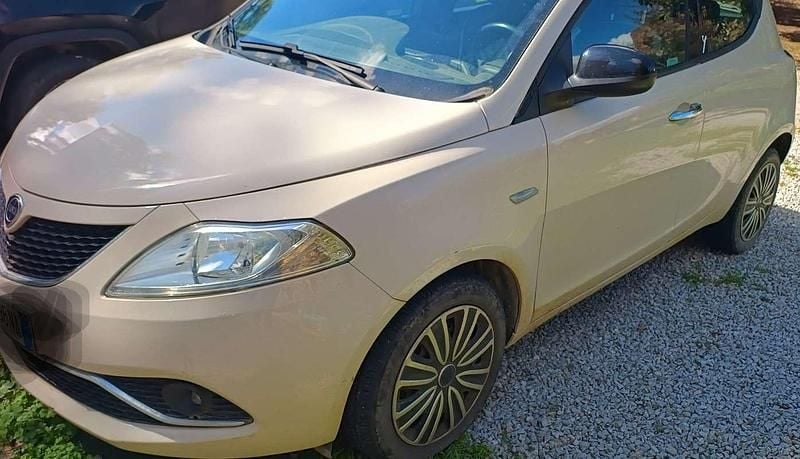 Usata Lancia Ypsilon S 69 CV (50 kW) 2018 Utilitaria