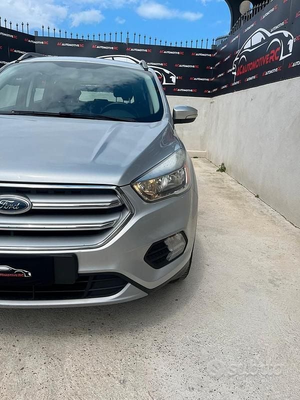 Usata Ford Kuga S 120 CV (88 kW) 2017 Grigio SUV