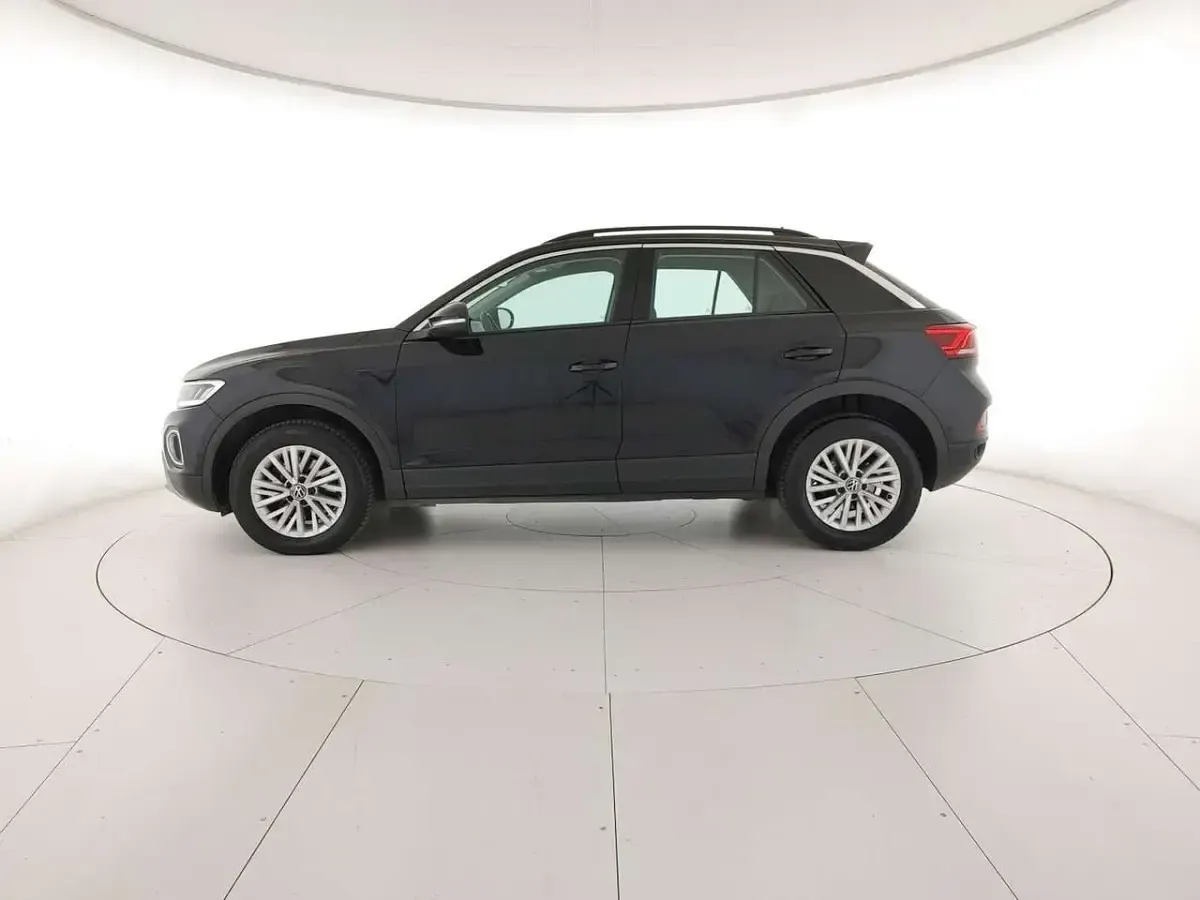 Usata VW T-Roc Life 150 CV (110 kW) 2025 Deep black perlato SUV
