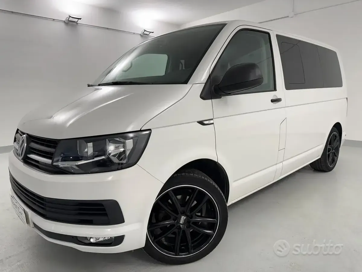 Usata VW Multivan Trendline 150 CV (110 kW) 2016 Bianco Monovolume