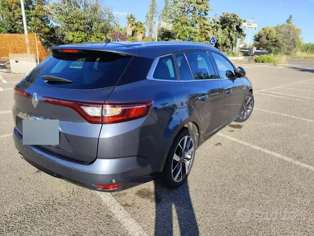 Usata Renault Mégane GrandTour Bose Edition 110 CV (80 kW) 2016 Bluazzurro Station wagon