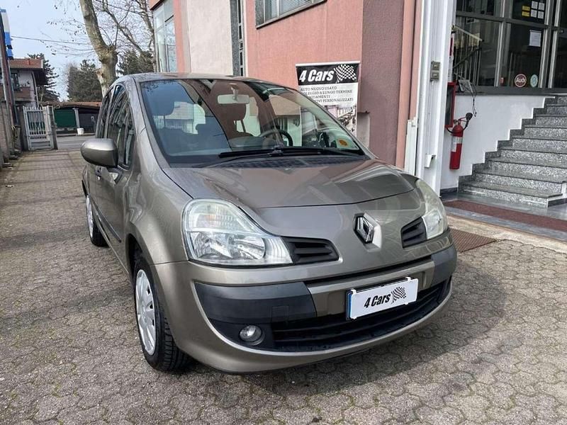 Usata Renault Modus Dynamique 101 CV (74 kW) 2010 Oro Monovolume