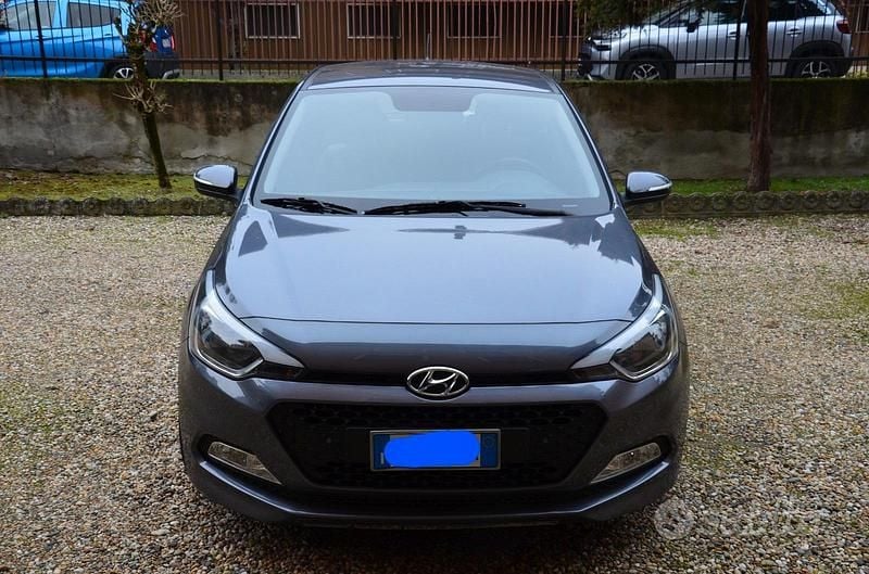 Usata Hyundai i20 Classic 75 CV (55 kW) 2017 Grigio Utilitaria