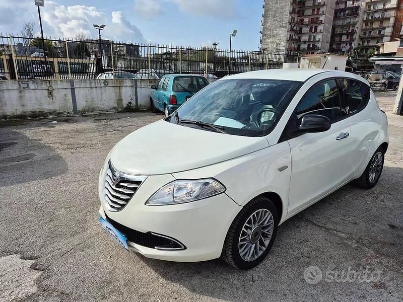 Usata Lancia Ypsilon S 95 CV (69 kW) 2012 Bianco Utilitaria