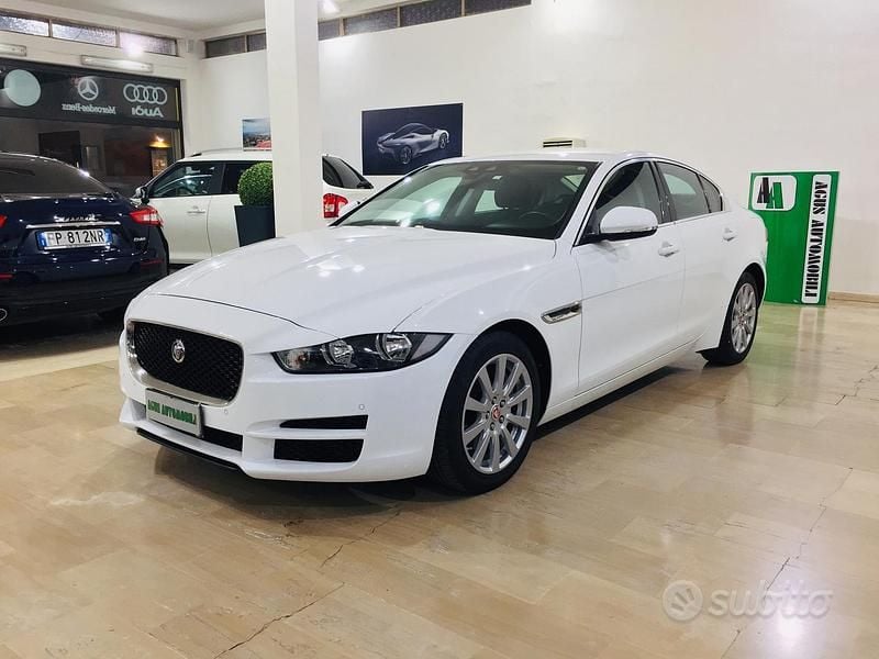 Bianco Usata 2018 Jaguar XE Business Edition Tre volumi | 17.500 € (Buon prezzo) - Immagine 1/3