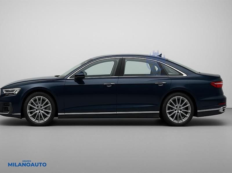 Usata Audi A8 Ambiente 462 CV (339 kW) 2024 Blu Berlina