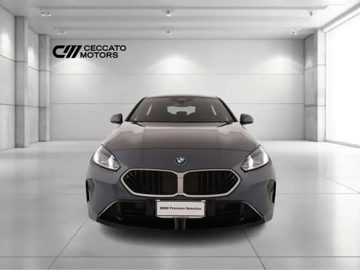Usata BMW 120 M Sport 163 CV (119 kW) 2025 Grigio Utilitaria