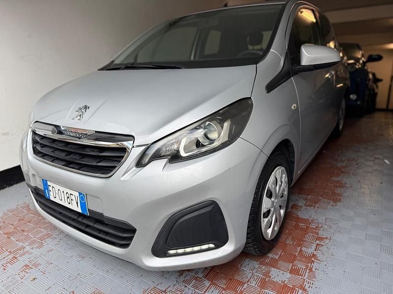 Usata Peugeot 108 Active 69 CV (50 kW) 2016 Argento Berlina
