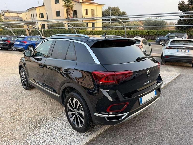 Usata VW T-Roc Style 150 CV (110 kW) 2023 Nero SUV