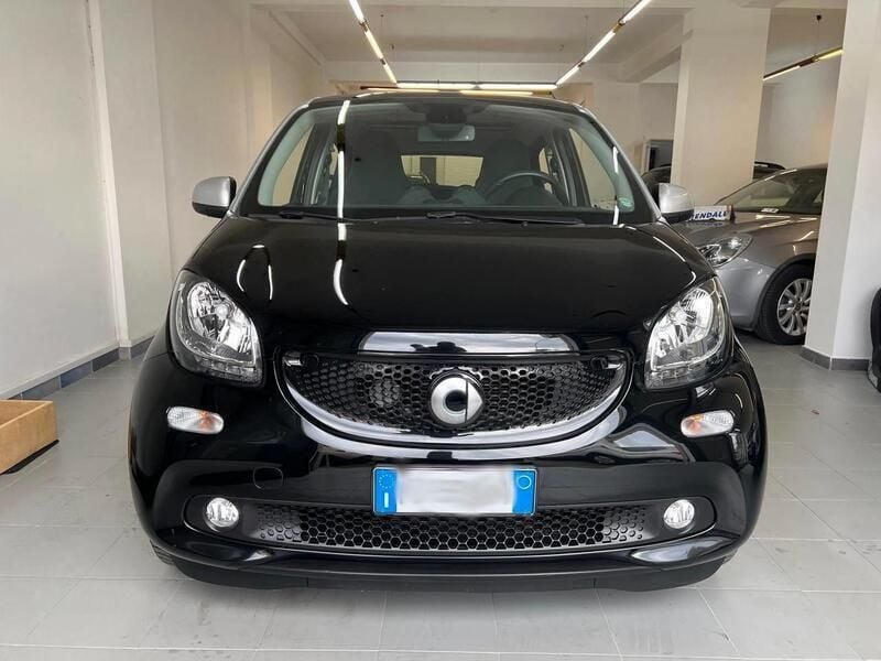 Nero Usata 2016 Smart ForFour Passion Utilitaria | 9800 € (Buon prezzo) - Immagine 1/4