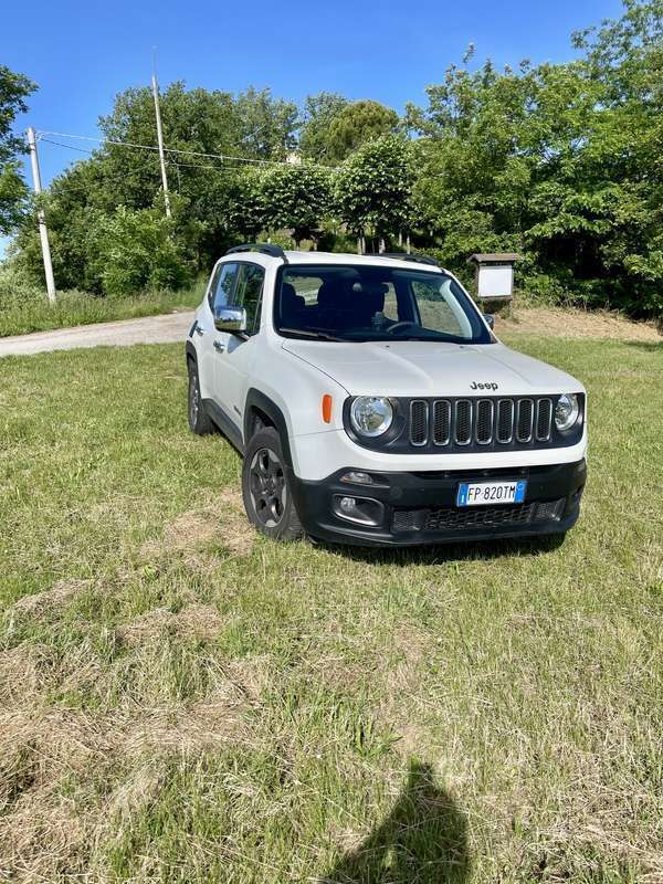 Usata 2018 Jeep Renegade Longitude SUV | 12.000 € (Buon prezzo) - Immagine 1/4