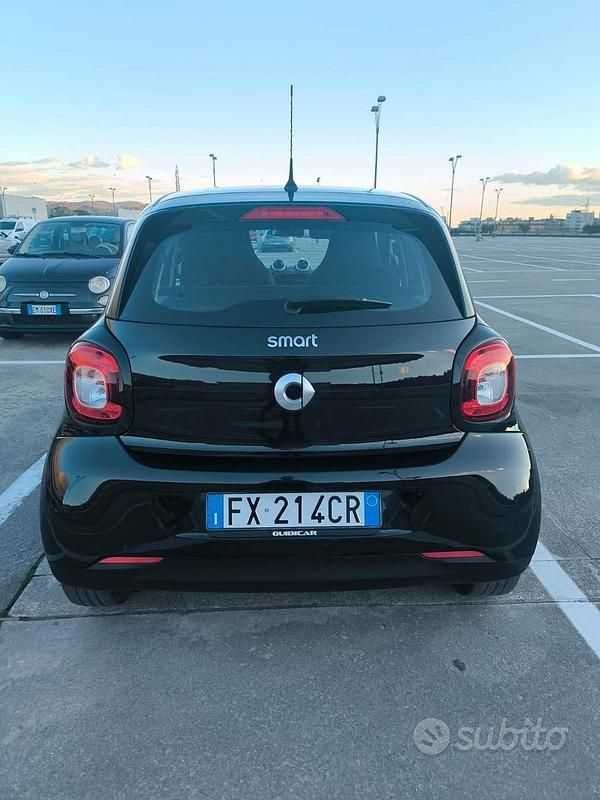 Usata Smart ForFour 71 CV (52 kW) 2019 Nero Utilitaria