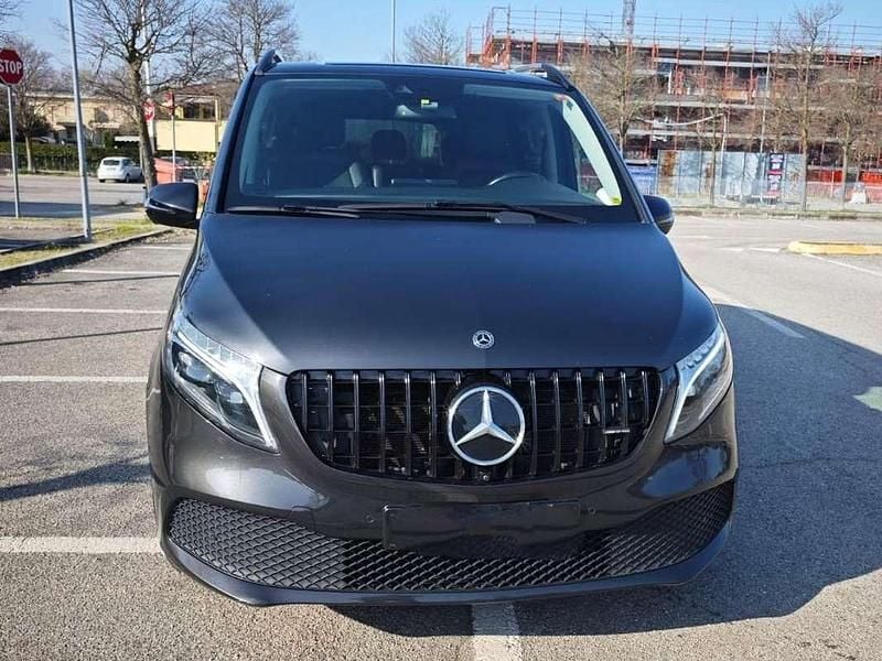 Usata Mercedes V300 AMG 239 CV (175 kW) 2020 Nero Monovolume