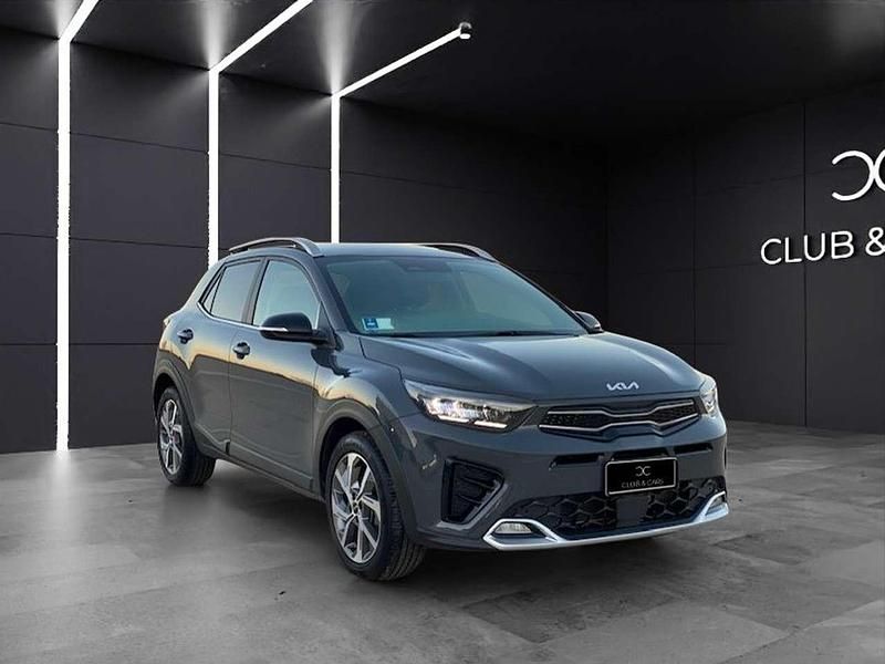 Grigio scuro met Usata 2022 Kia Stonic GT-Line SUV | 17.000 € (Cara) - Immagine 1/4