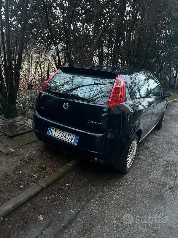 Usata Fiat Grande Punto 77 CV (56 kW) 2006 Blu Utilitaria