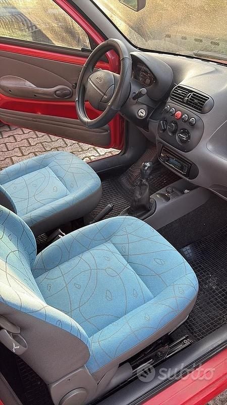 Usata Fiat 600 54 CV (39 kW) 2002 Rosso Utilitaria