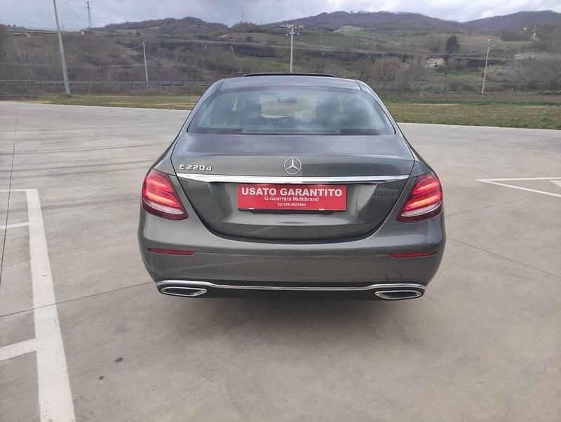 Usata Mercedes E220 194 CV (142 kW) 2018 Grigio Berlina