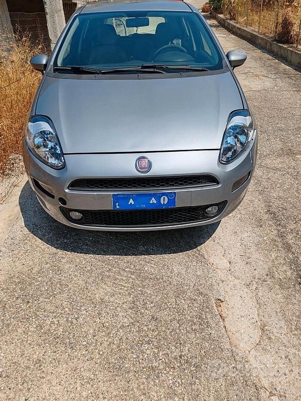 Usata Fiat Punto 77 CV (56 kW) 2014 Grigio Utilitaria