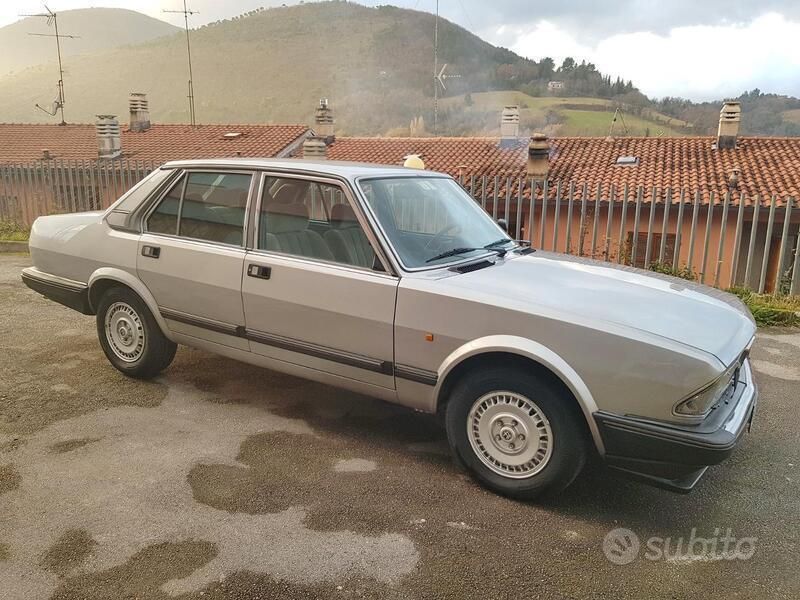 Usata Alfa Romeo Alfa 6 Quadrifoglio 158 CV (116 kW) 1984 Argento Berlina
