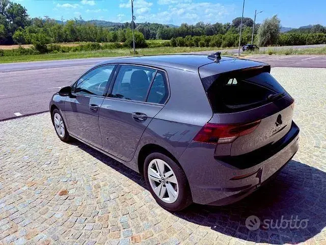 Usata VW Golf VIII 116 CV (85 kW) 2022 Grigio Berlina