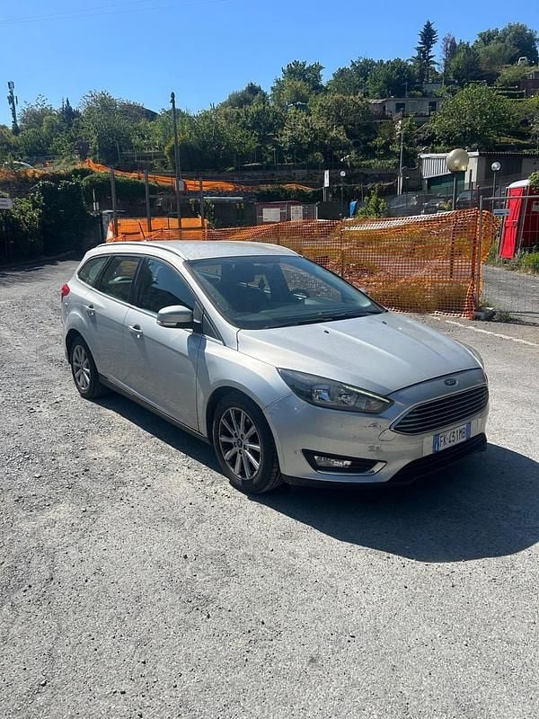 Usata Ford Focus Titanium 120 CV (88 kW) 2017 Argento Station wagon