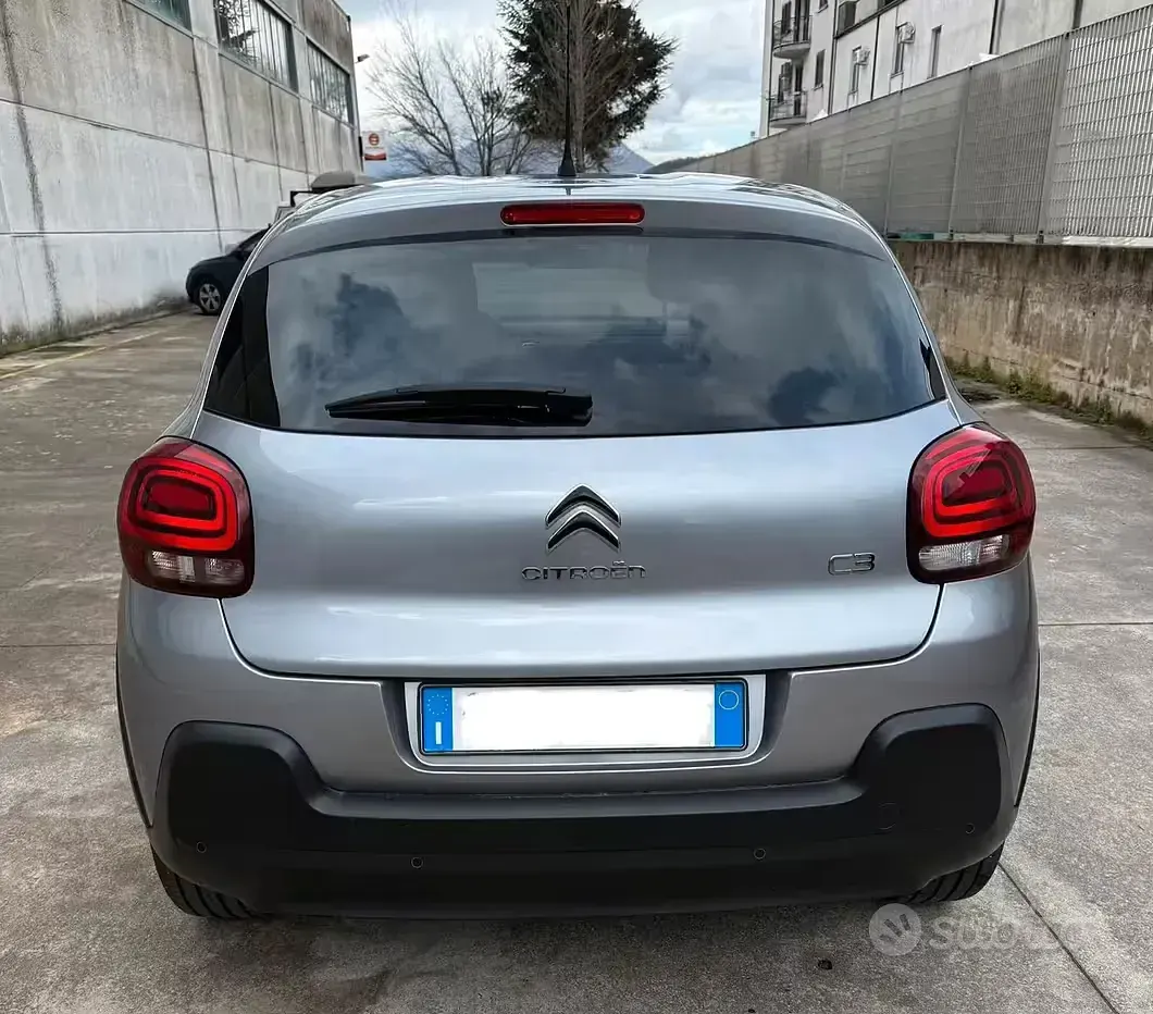 Usata Citroën C3 PureTech 110 CV (80 kW) 2024 Grigio Berlina