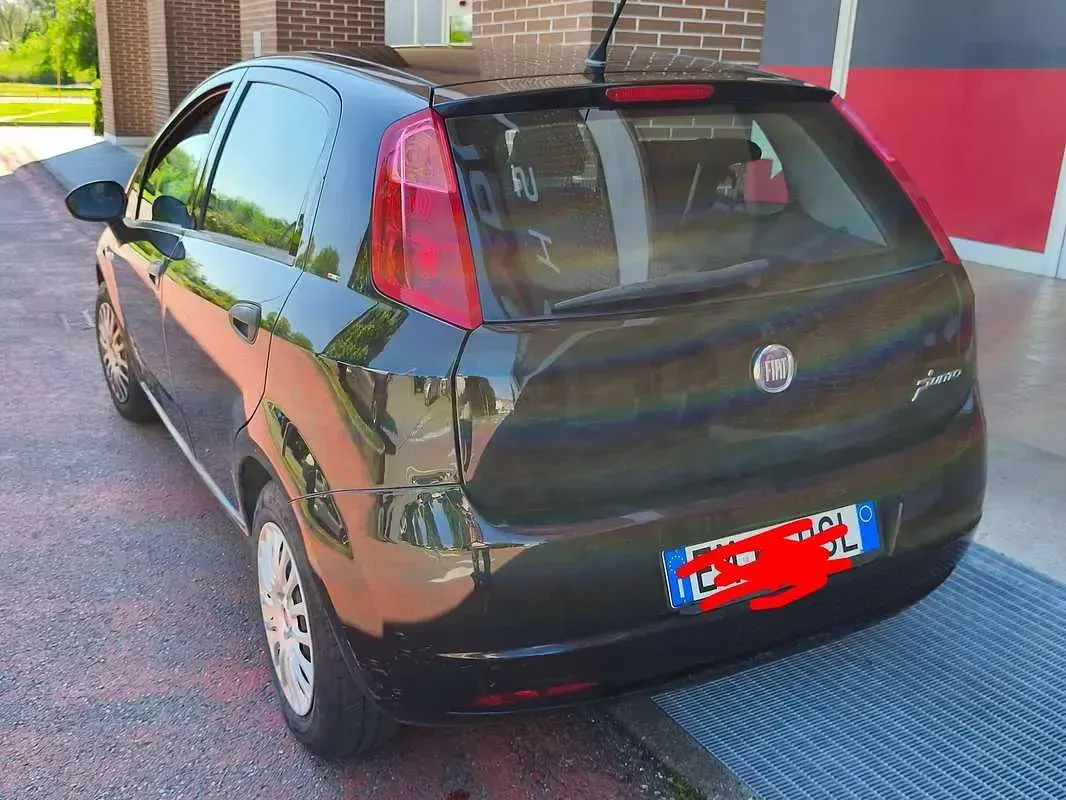 Usata Fiat Punto Evo Dynamic 69 CV (50 kW) 2012 Nero Utilitaria