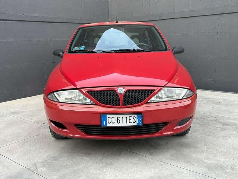 Usata Lancia 2000 60 CV (44 kW) 2002 Rosso Berlina
