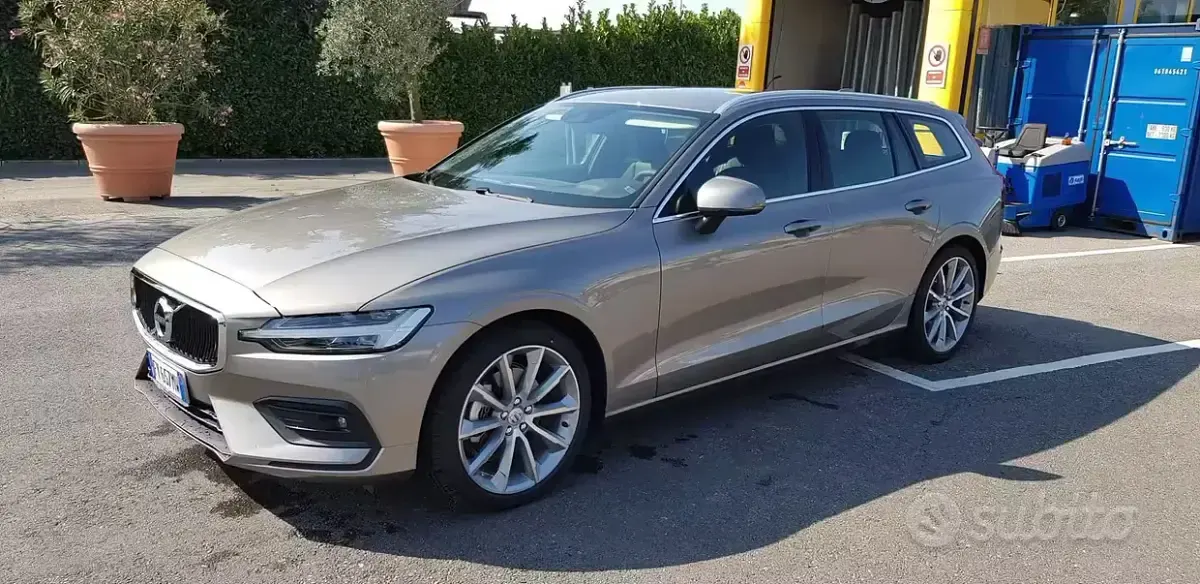 Usata Volvo V60 R-Design 190 CV (139 kW) 2019 Station wagon