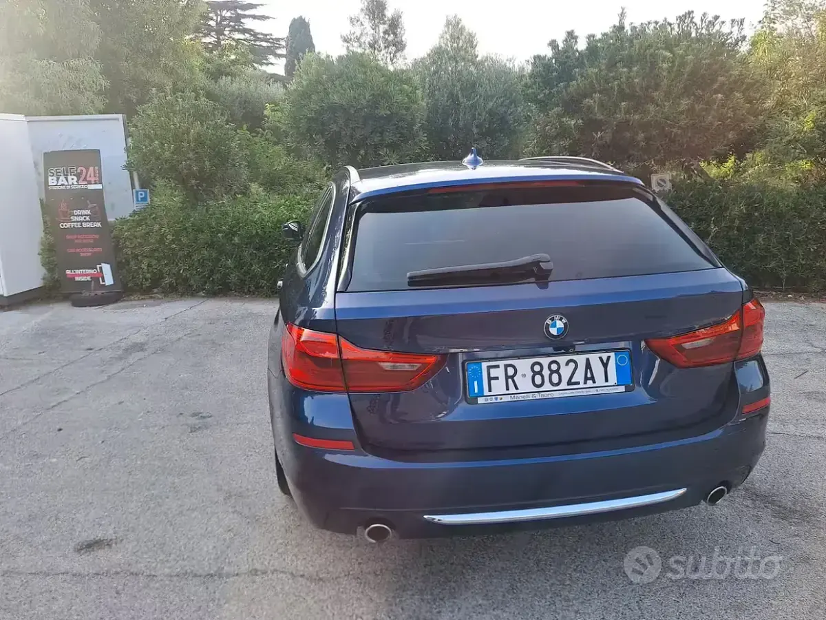 Usata BMW 520 Luxury Line 190 CV (139 kW) 2018 Bluazzurro Station wagon