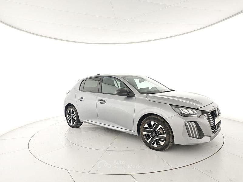 Usata Peugeot 208 Allure 101 CV (74 kW) 2025 Argento Utilitaria