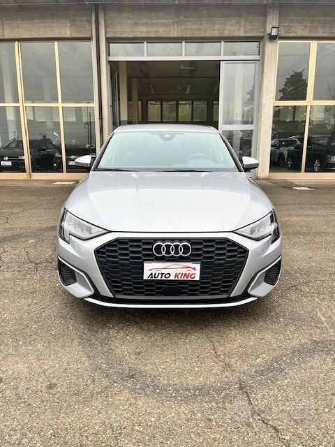 Argento Usata 2020 Audi A3 Tre volumi | 20.500 € (Buon prezzo) - Immagine 1/4