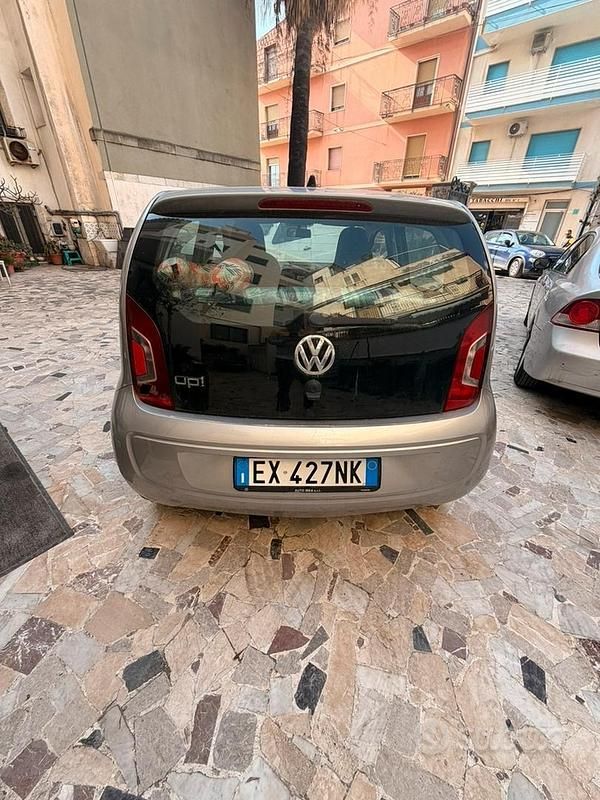 Usata VW up! Move 75 CV (55 kW) 2015 Grigio Utilitaria