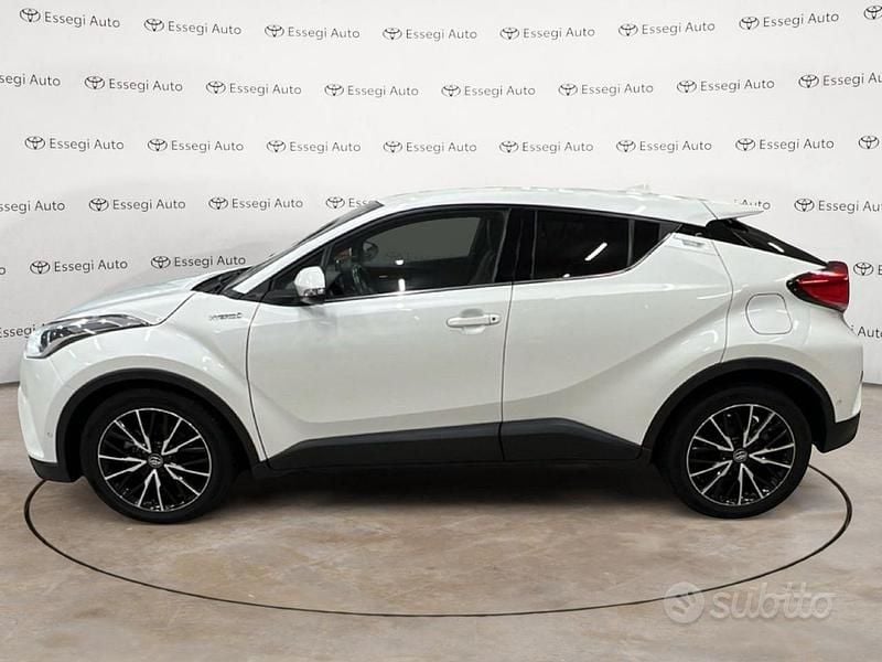 Usata Toyota C-HR Lounge 98 CV (72 kW) 2017 Bianco SUV