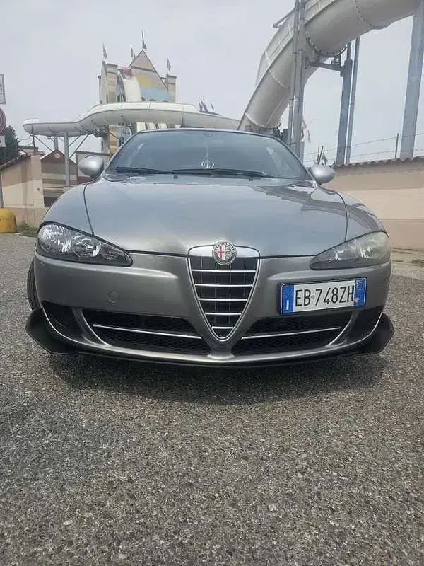 Usata Alfa Romeo 147 Progression 105 CV (77 kW) 2010 Grigio Utilitaria