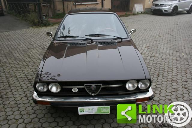 Usata Alfa Romeo Alfasud 68 CV (50 kW) 1981 Marrone Berlina