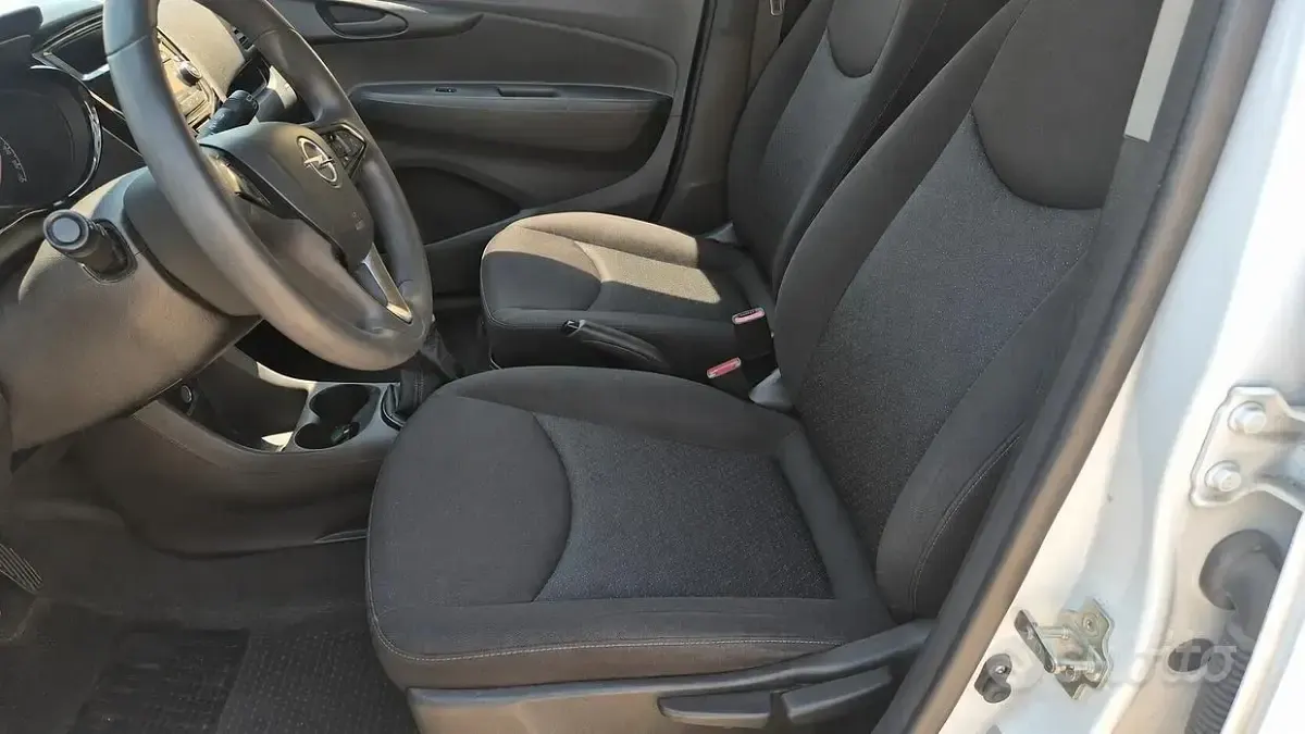 Usata Opel Karl Cosmo 75 CV (55 kW) 2015 Bianco Utilitaria