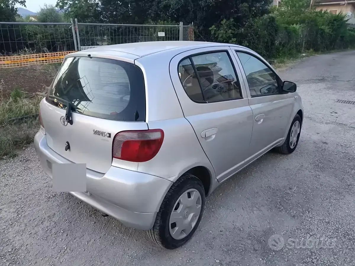 Usata Toyota Yaris 68 CV (50 kW) 2001 Utilitaria