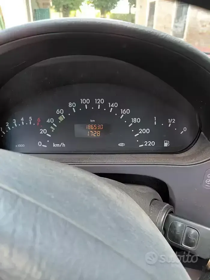 Usata Mercedes A140 82 CV (60 kW) 2002 Nero Berlina