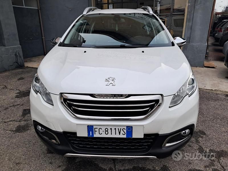 Bianco Usata 2016 Peugeot 2008 Allure SUV | 8900 € (Buon prezzo) - Immagine 1/4