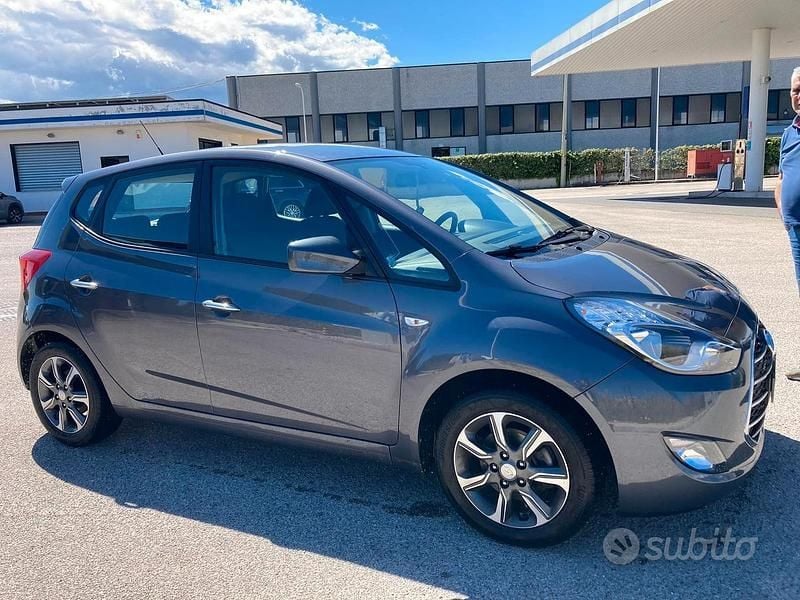 Usata Hyundai ix20 90 CV (66 kW) 2018 Grigio Utilitaria