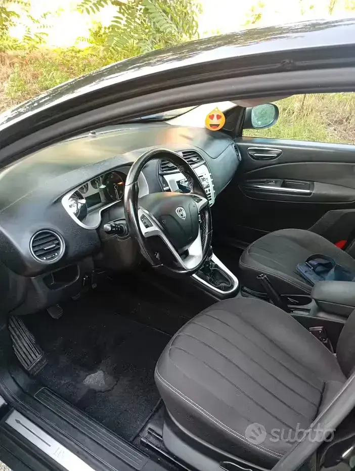 Usata Lancia Delta 120 CV (88 kW) 2011 Nero Utilitaria