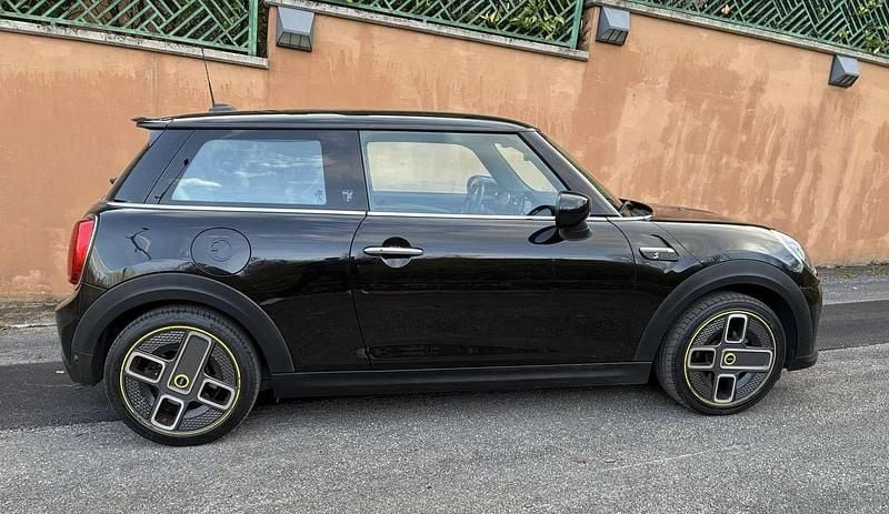 Usata Mini Cooper SE 75 kW (102 CV) 2021 Nero Utilitaria