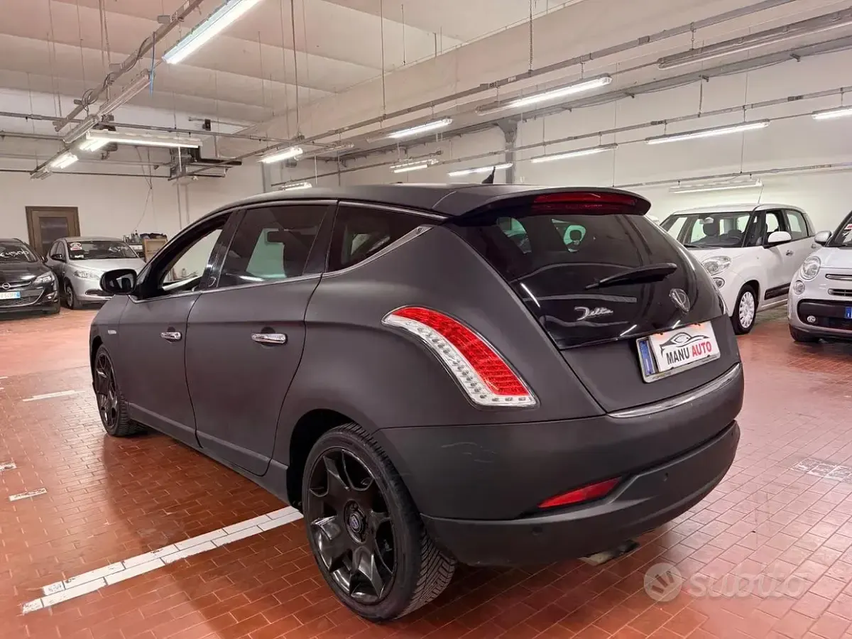 Usata Lancia Delta Platinum 190 CV (139 kW) 2011 Nero Utilitaria