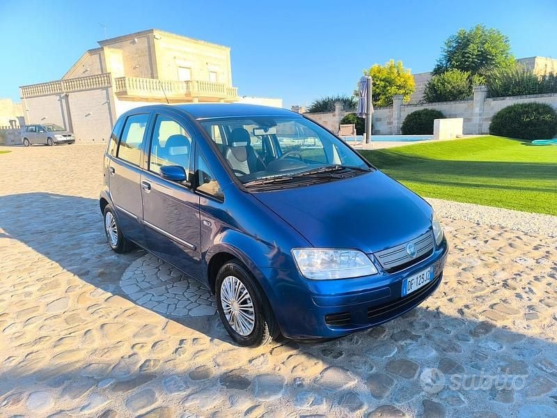 Blu Usata 2007 Fiat Idea Monovolume | 2300 € (Buon prezzo) - Immagine 1/4
