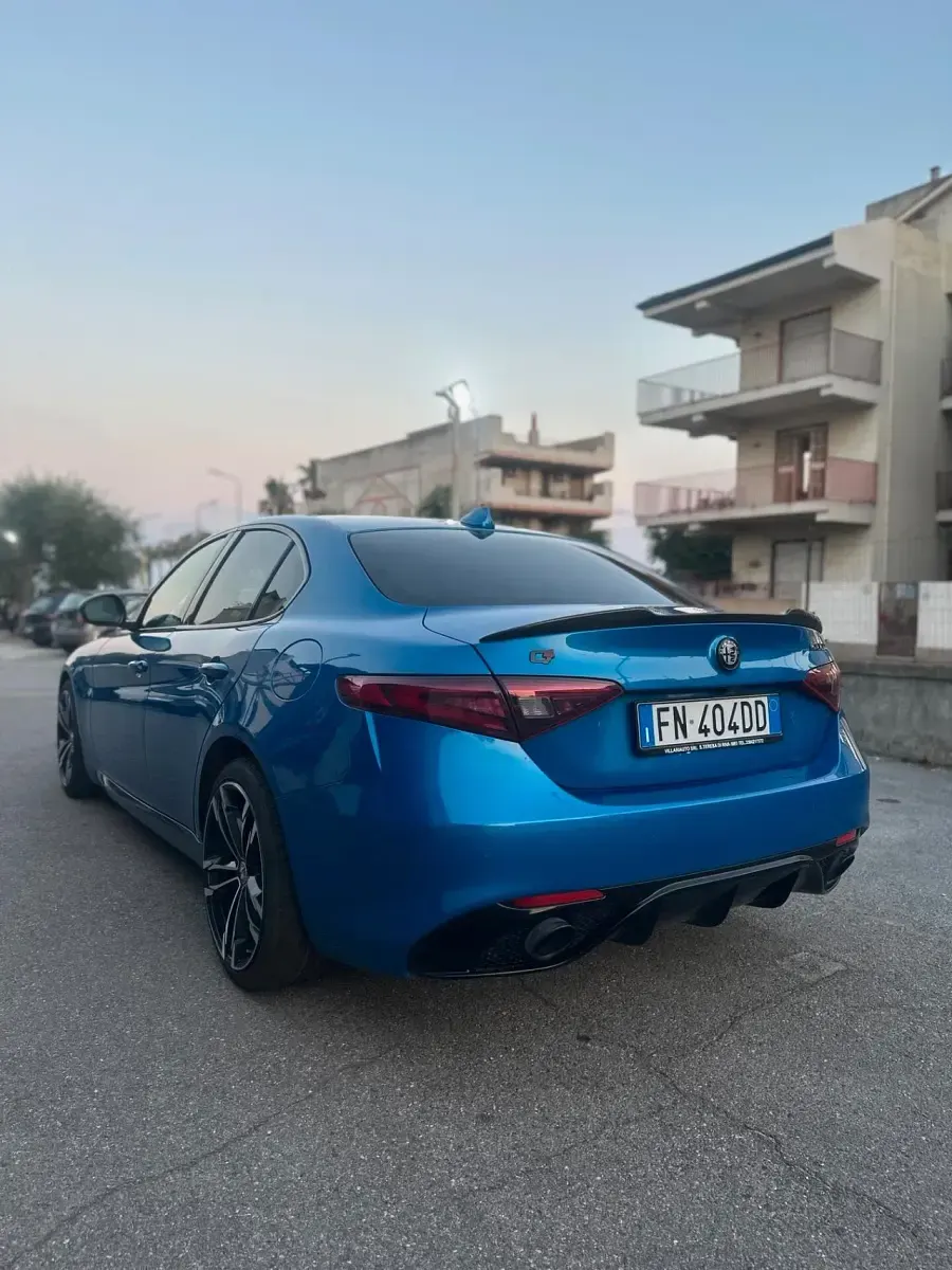 Usata Alfa Romeo Giulia Veloce 210 CV (154 kW) 2018 Blu Berlina