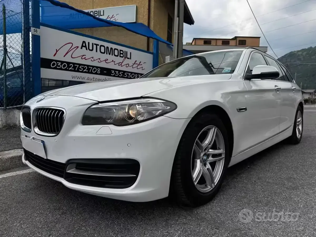 Usata BMW 520 Efficient Dynamics 190 CV (139 kW) 2016 Bianco pastello Station wagon