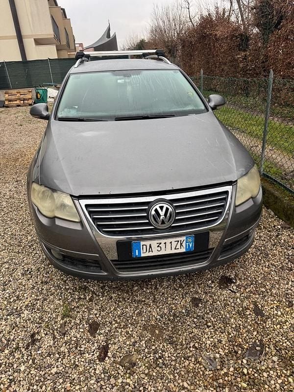 Usata VW Passat Highline 140 CV (102 kW) 2006 Grigio Station wagon